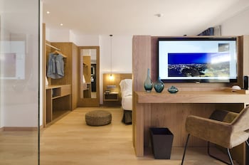 Design Suite (3 adultos + 1 niños)