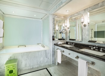 Suite, 1 Bedroom, City View