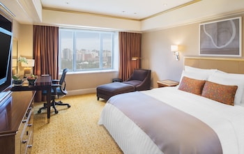 Executive Room, 1 King Bed, City View