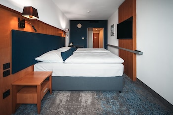 Classic Double or Twin Room, Pool Access