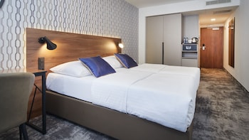 Deluxe Room, Pool Access