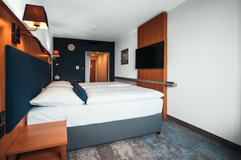 Classic Double or Twin Room, Pool Access