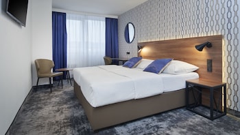Deluxe Room, Pool Access