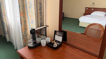 Deluxe Studio Suite