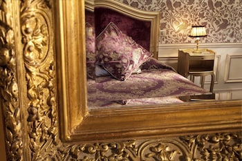 Privilege Room