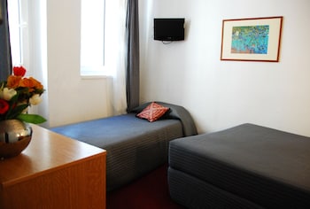 Triple Room (Klesia)