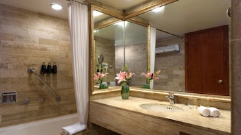 Premium Suite, Garden View (Junior)