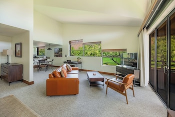 Room, 1 King Bed, Mountain View