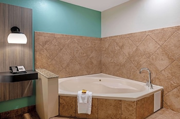 Suite, 1 King Bed, Non Smoking, Jetted Tub