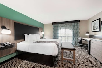 Suite, 1 King Bed, Non Smoking (with Sofabed)