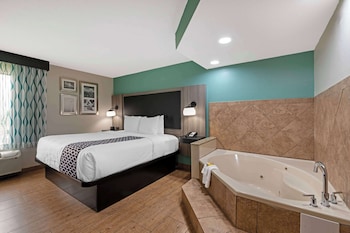 Suite, 1 King Bed, Non Smoking, Jetted Tub