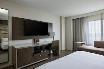 Room, 1 King Bed, Corner