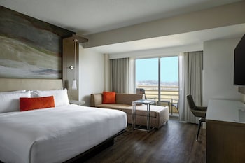 Room, 1 King Bed, Balcony