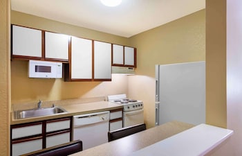 Deluxe Studio, 1 Queen Bed with Sofa bed, Non Smoking