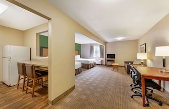 Deluxe Studio, Multiple Beds, Non Smoking