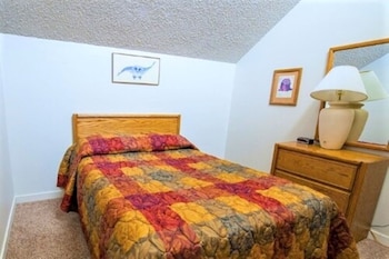 Condo, 2 Bedrooms