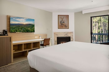 Standard Room, 1 King Bed, Non Smoking, Balcony