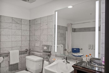 Standard Room, 1 King Bed, Accessible, Balcony