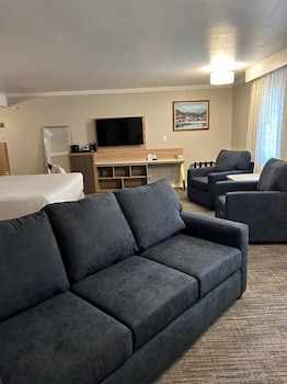 Standard Room, Multiple Beds, Non Smoking, Jetted Tub (Larger Room)