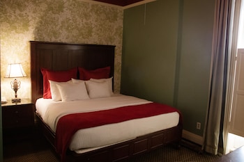 Premium Single Room, 1 King Bed, Resort View