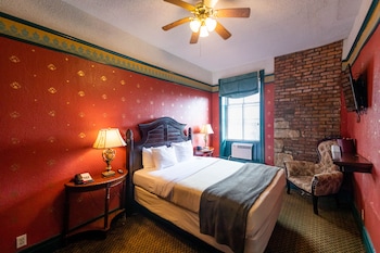 Standard Single Room, 1 Queen Bed (Victorian)