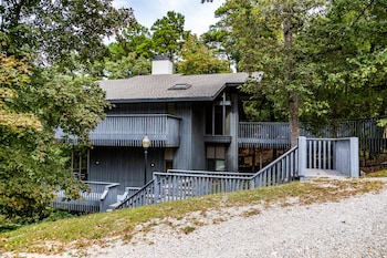 Cottage (Crescent Hillside)