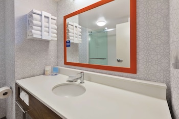Suite, 1 King Bed, Accessible, Bathtub