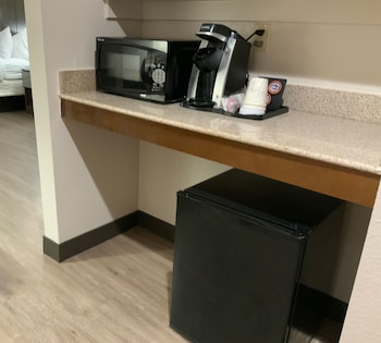 Room, 1 King Bed, Accessible, Non Smoking (Mobility)