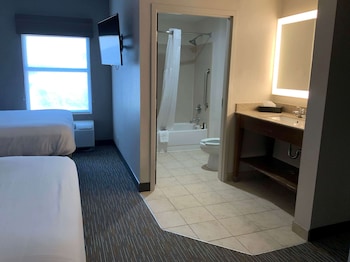 Studio Suite, Non Smoking (2 King Beds)