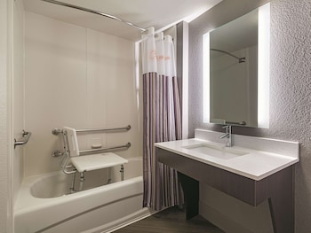 Room, 2 Double Beds, Accessible, Non Smoking (Bathtub w/Grab Bars)