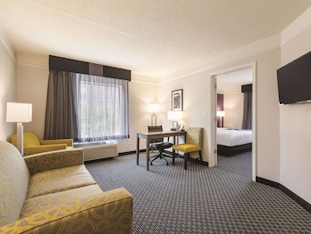 Suite, 1 King Bed, Non Smoking