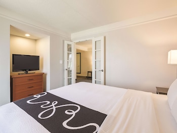 Suite, 1 King Bed, Non Smoking