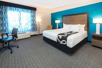 Room, 1 King Bed, Accessible, Non Smoking (Mobility/Hearing, Bathtub w/Grab Bars)