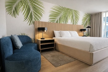 Deluxe Room, 1 King Bed, Non Smoking