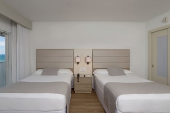 Deluxe Room, Ocean View (Double Beds)