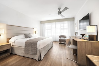 Deluxe Room, 1 King Bed, Ocean View