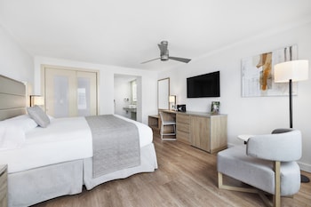 Deluxe Room, 1 King Bed, Ocean View