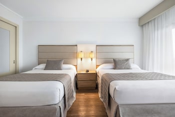 Deluxe Room, Ocean View (Double Beds)