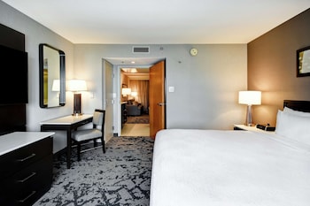 Suite, 1 King Bed with Sofa bed, Non Smoking