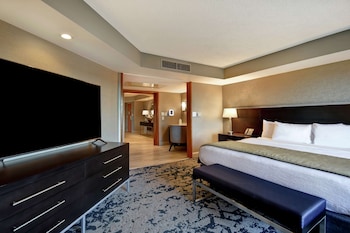 Presidential Suite, 1 King Bed (Mobility & Hearing)