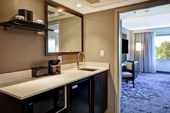 Suite, 1 King Bed (Hospitality)
