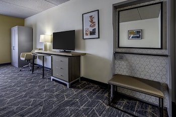 Standard Room, 1 King Bed, Accessible (Mobility)