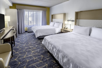 Standard Room, 2 Queen Beds, Accessible Bathtub (Communications)