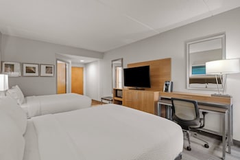 Standard Room, 2 Queen Beds (Top Floor)