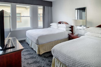 Suite, 2 Queen Beds, Accessible
