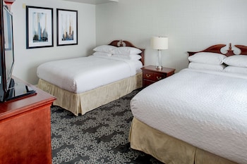 Suite, 2 Queen Beds, Accessible