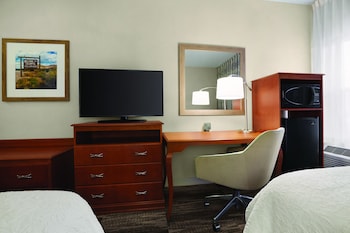 Room, 2 Queen Beds, Accessible (Roll-in Shower)
