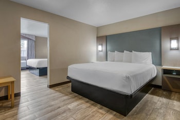 Suite, Multiple Beds, Non Smoking, Jetted Tub