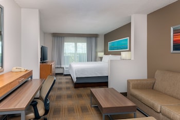 Junior Suite, 1 King Bed (Additionl Living Area)