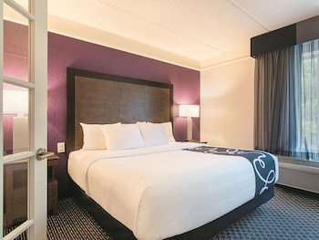 Suite, 1 King Bed, Non Smoking